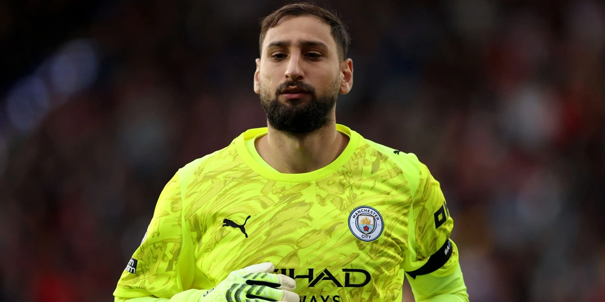 Pep Guardiola Yakin Gianluigi Donnarumma Cukup Dewasa untuk Belajar dari Kartu Kuning yang Diterimanya